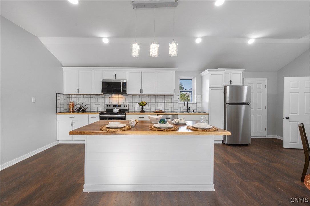 11 Kingdom Road Volney, NY 13126 - Photo 9 of 32