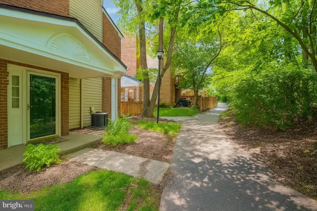 $2,500 | 4165 Churchman Way, Woodbridge, VA 22192