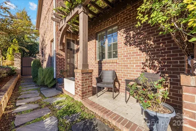 $1,299,000 | 2612 Horn Point Court, Unit 2612, Charlotte, NC 28226