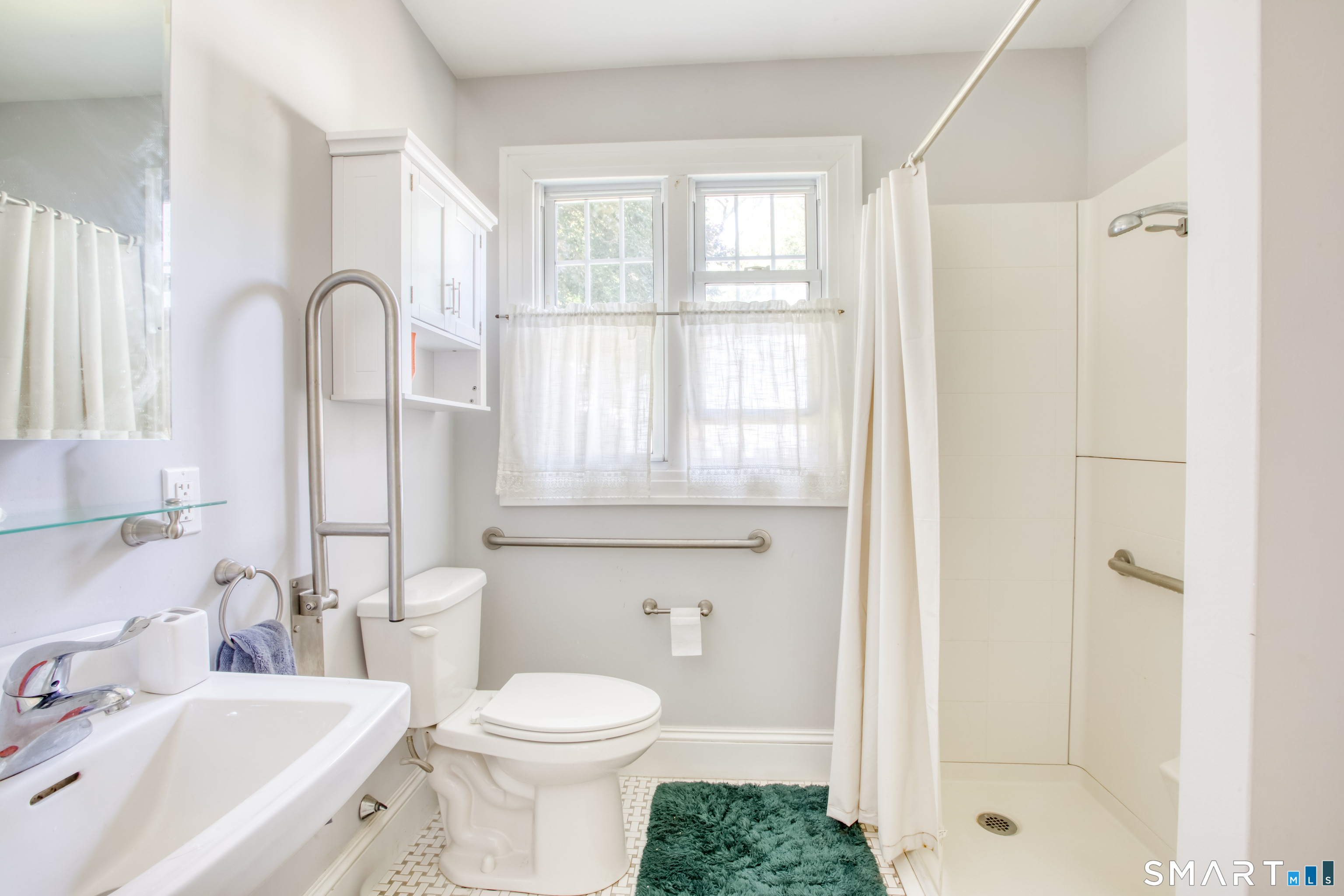 42 Thompson Street Hamden, CT 06518 - Photo 14 of 32