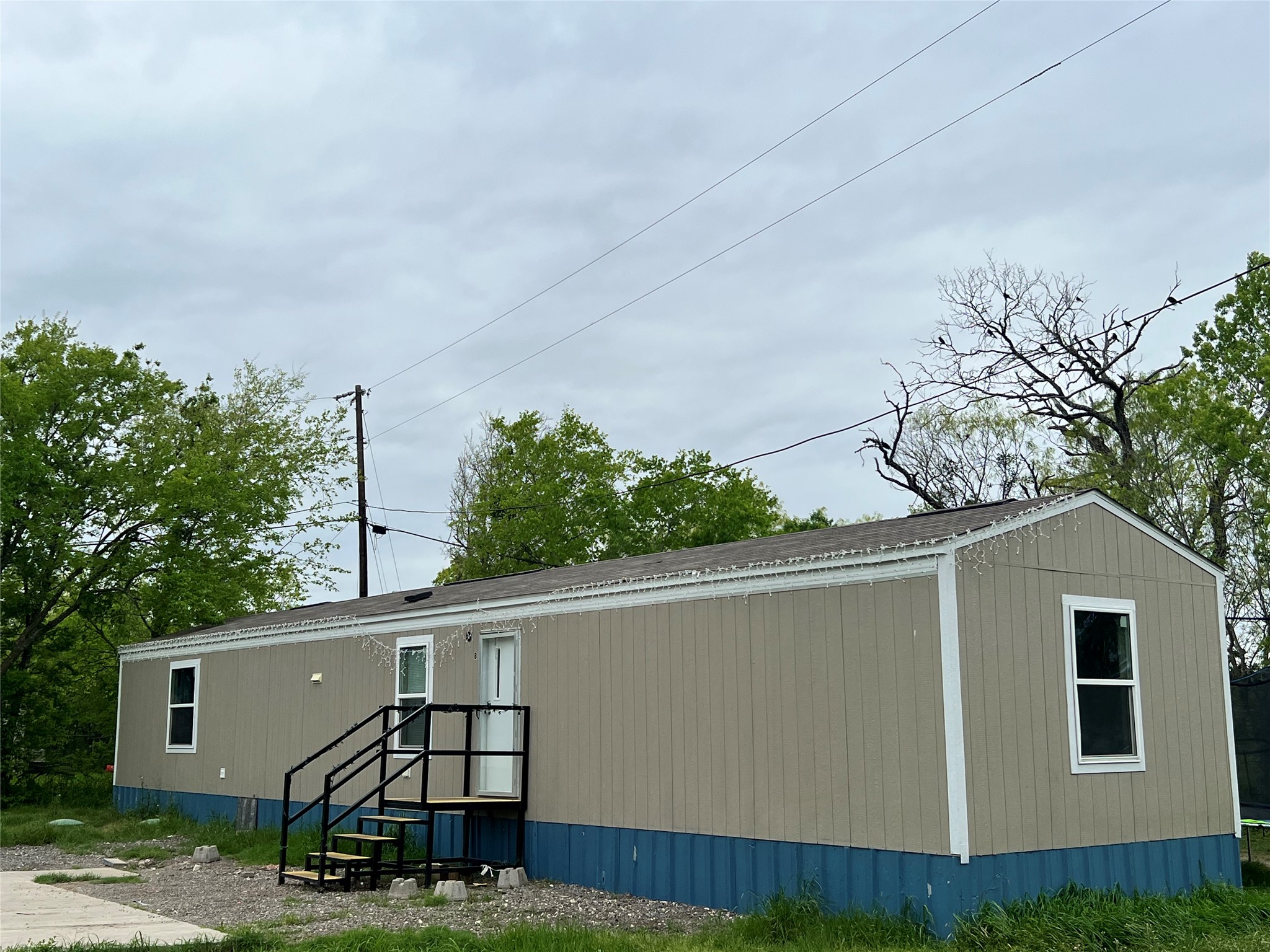 133 Old Bastrop Road, Unit E Cedar Creek, TX 78612 - Photo 5 of 7