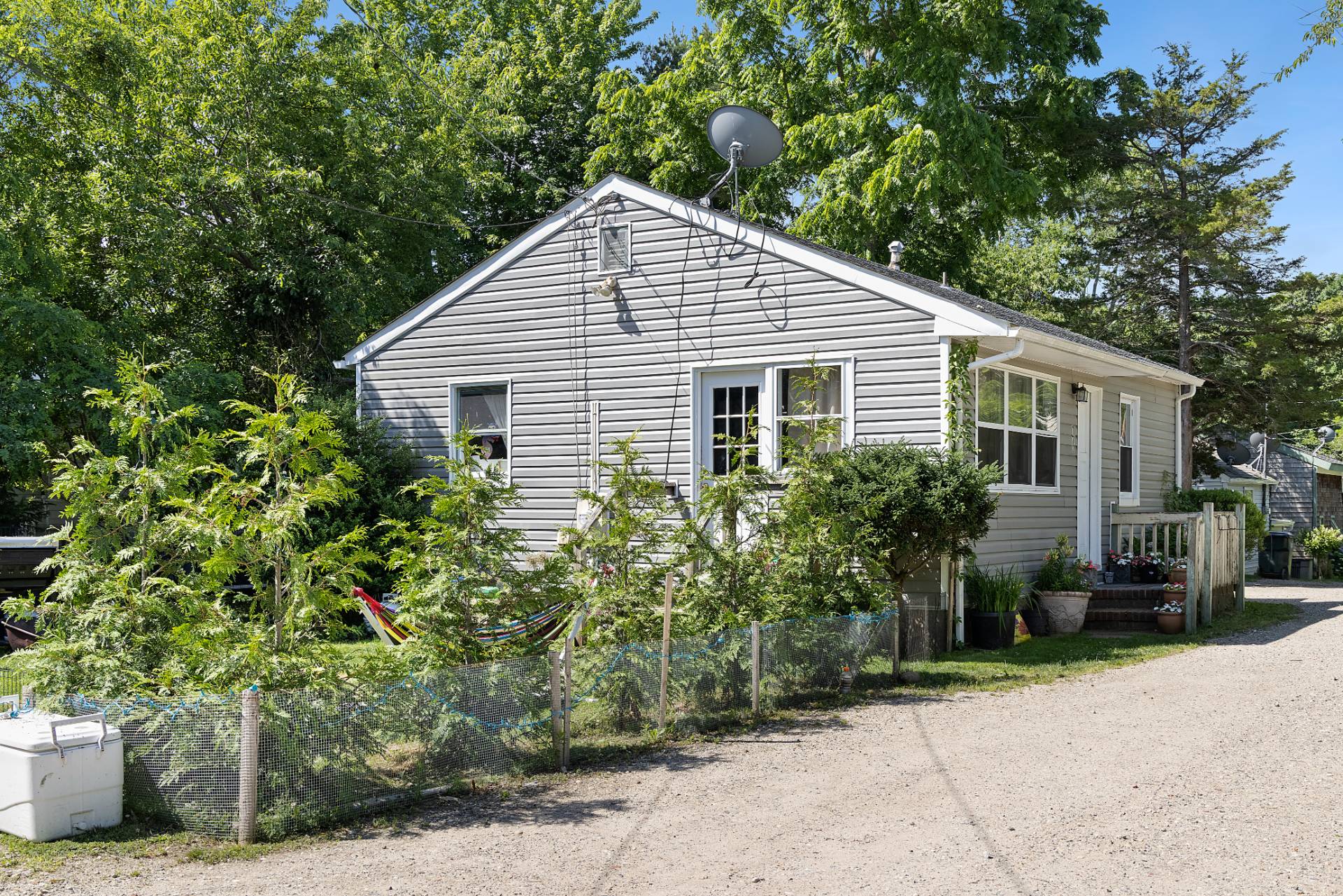 17 Shore Road Southampton, NY 11968 - Photo 6 of 9 Gallery Image 6