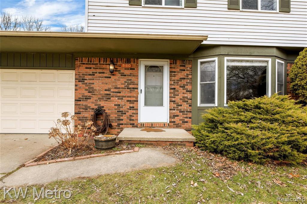 550 May Road Rochester Hills, MI 48307 - Photo 3 of 28