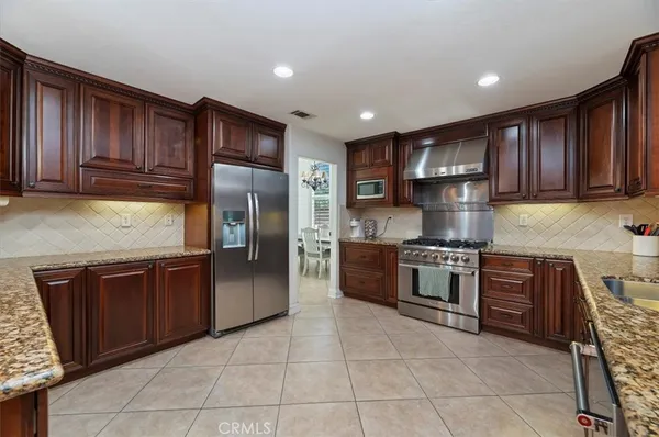 $910,000 | 1040 Nighthawk Circle, Corona, CA 92881