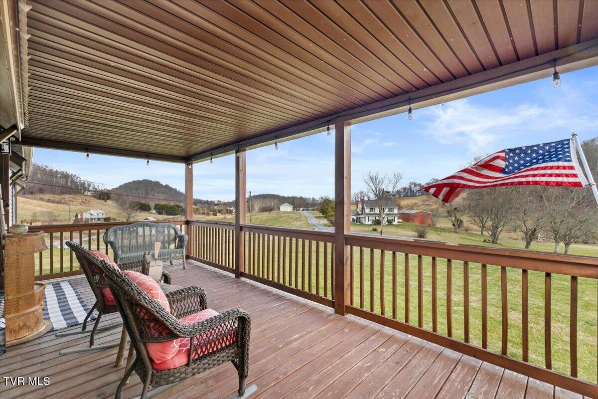 933 Hunting Hill Road Piney Flats, TN 37686 - Photo 15 of 58 15-128A5404