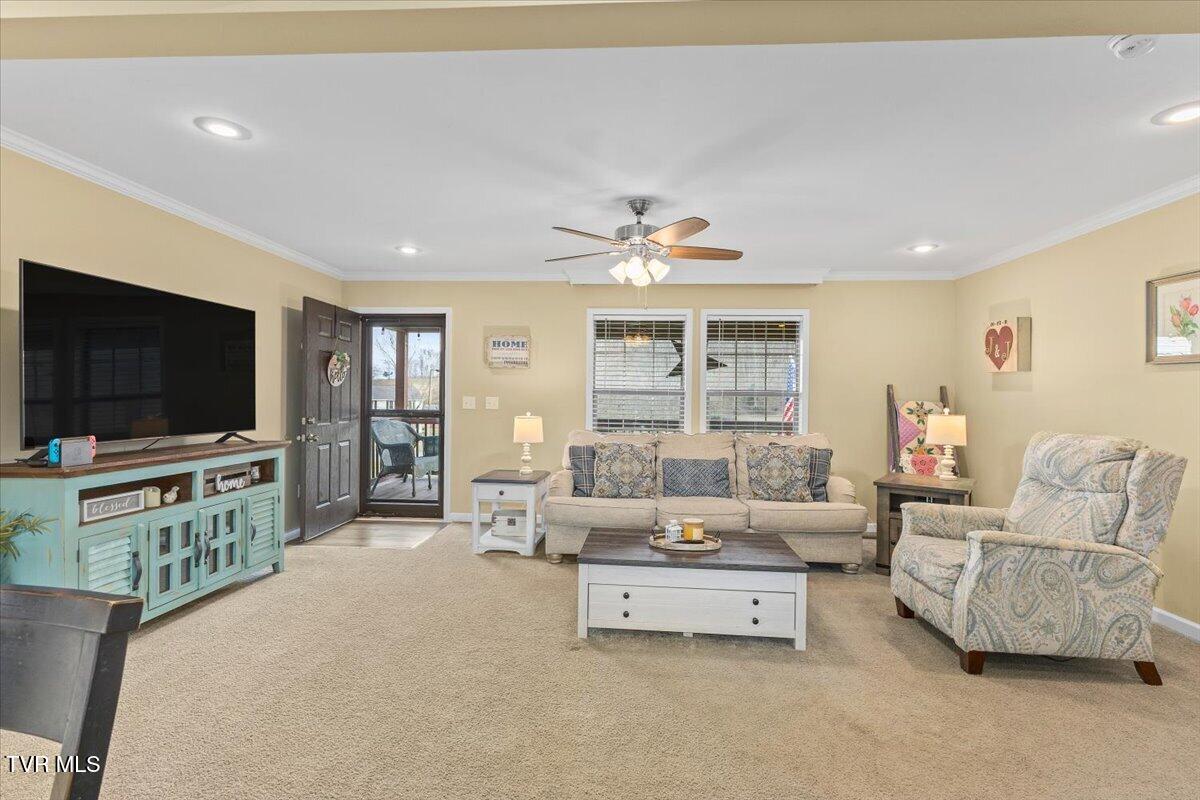 933 Hunting Hill Road Piney Flats, TN 37686 - Photo 19 of 58 19-128A5499