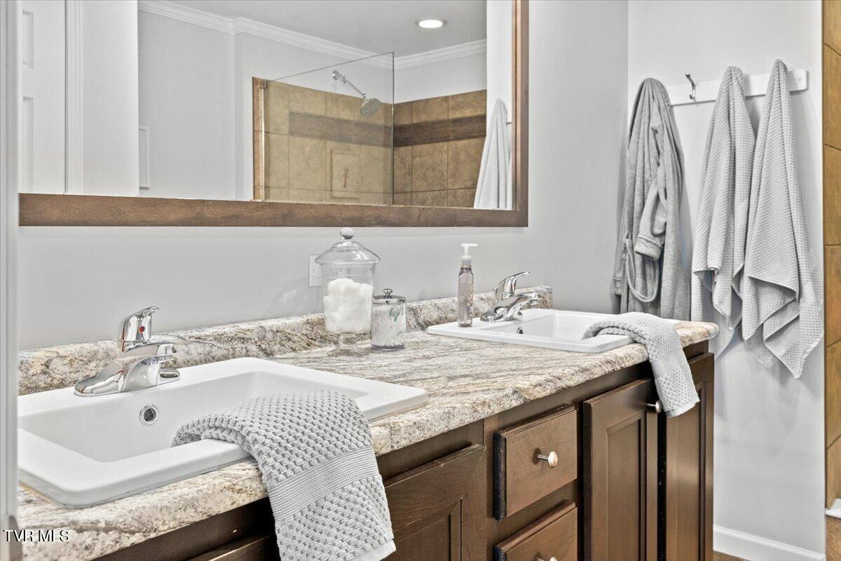 933 Hunting Hill Road Piney Flats, TN 37686 - Photo 47 of 58 47-128A5472