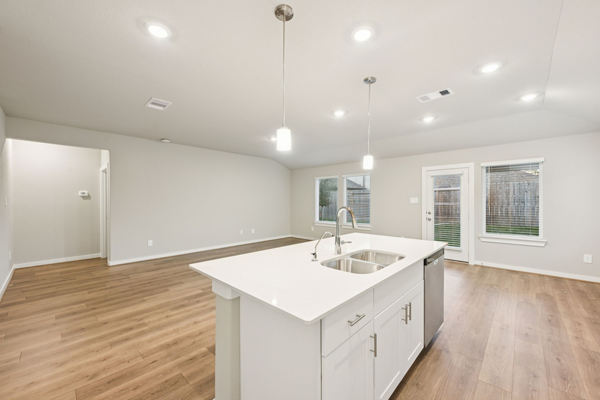 1657 Hopson Ranch Drive Conroe, TX 77301 - Photo 4 of 25 Photo is not of the actual home, but is an inspirational photo of builder’s model home and may depict options, furnishings, and/or decorator features that are not included