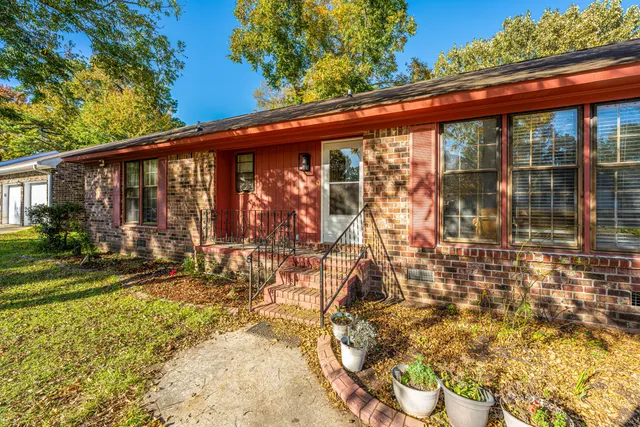 $345,000 | 9 Lighthouse Drive, Goose Creek, SC 29445