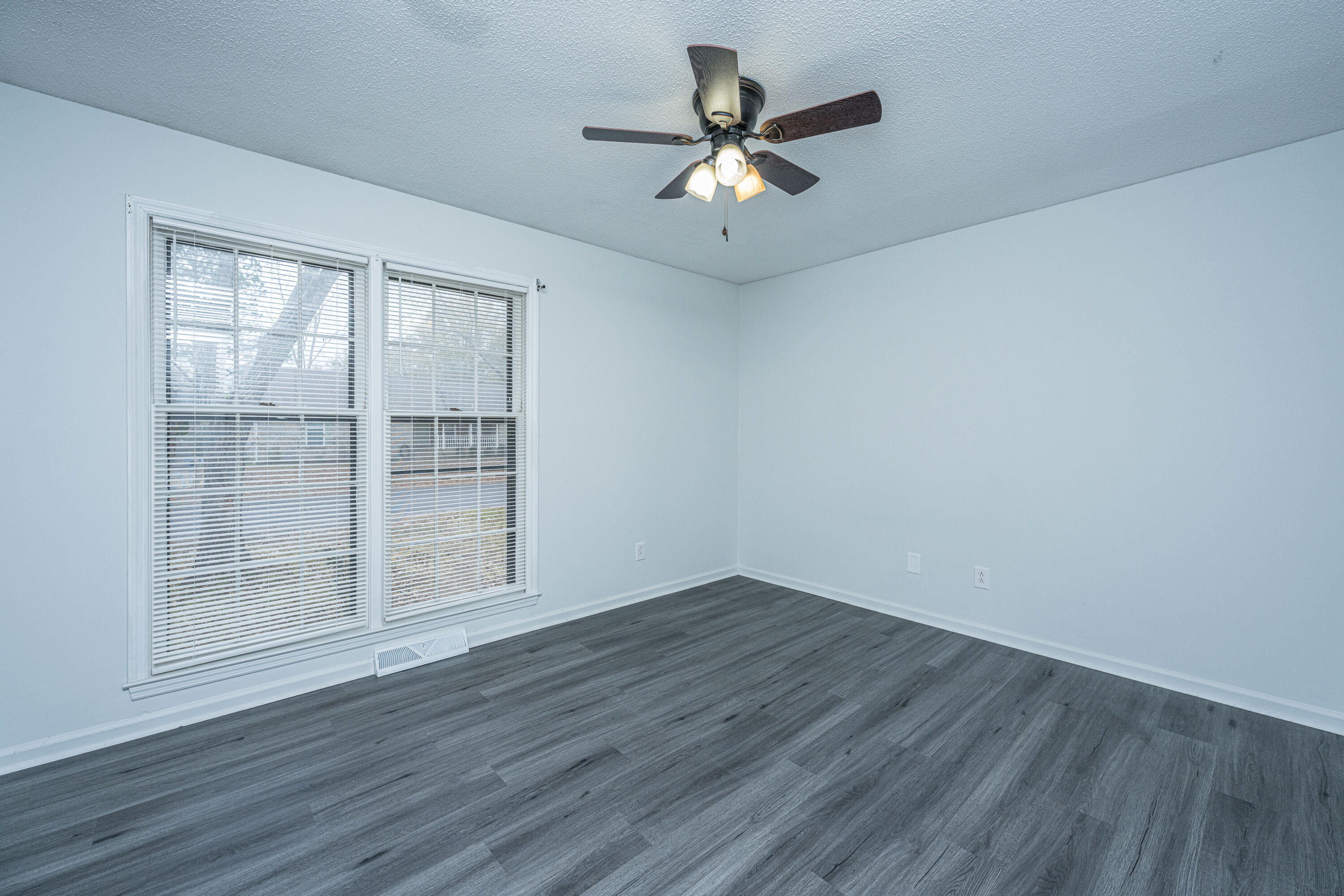 9 Lighthouse Drive Goose Creek, SC 29445 - Photo 15 of 41 9 LighthouseDrREDO019