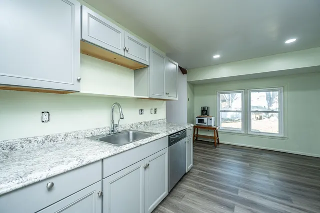 $350,000 | 9 Lighthouse Drive, Goose Creek, SC 29445