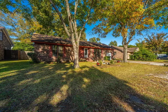 $345,000 | 9 Lighthouse Drive, Goose Creek, SC 29445