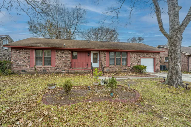 $345,000 | 9 Lighthouse Drive, Goose Creek, SC 29445