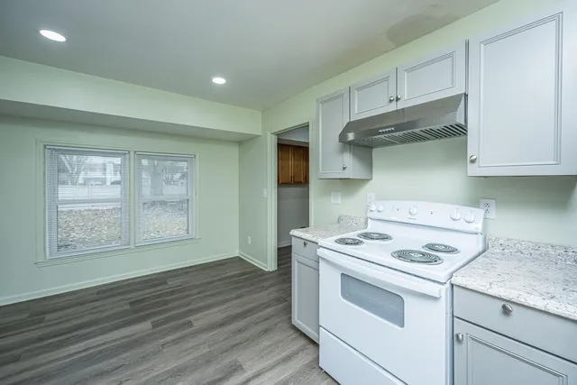 $345,000 | 9 Lighthouse Drive, Goose Creek, SC 29445