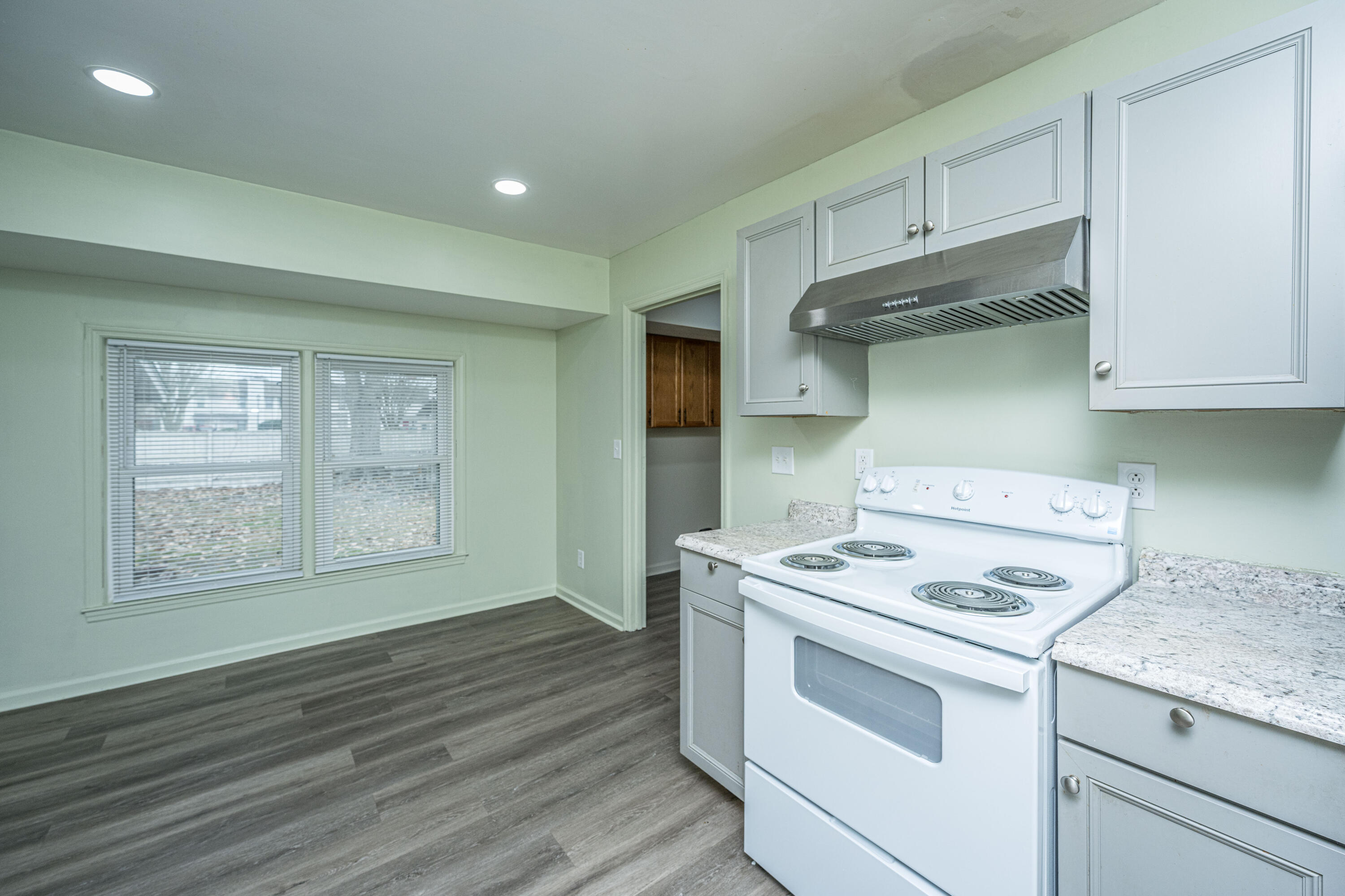 9 Lighthouse Drive Goose Creek, SC 29445 - Photo 10 of 41 9 LighthouseDrREDO013