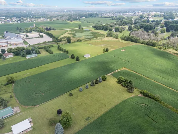 $600,000 | Julius Drive, Greenville, WI 54942