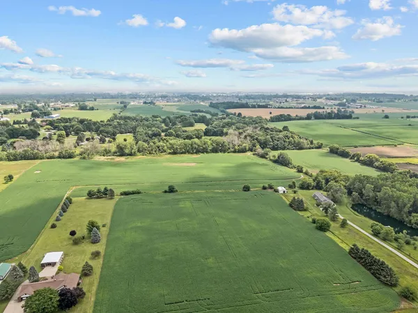 $600,000 | Julius Drive, Greenville, WI 54942