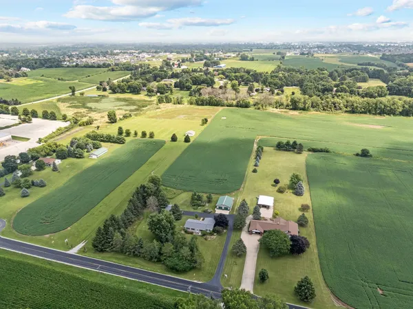 $600,000 | Julius Drive, Greenville, WI 54942