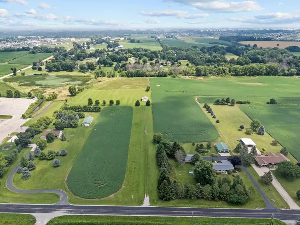 $600,000 | Julius Drive, Greenville, WI 54942