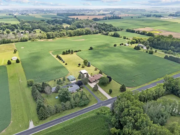 $600,000 | Julius Drive, Greenville, WI 54942