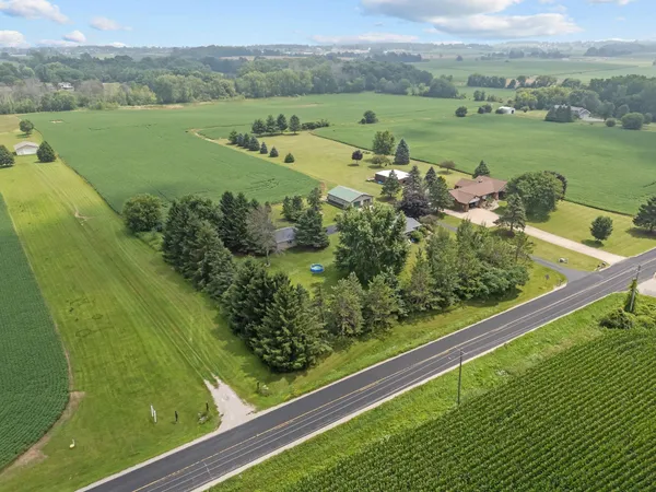 $600,000 | Julius Drive, Greenville, WI 54942