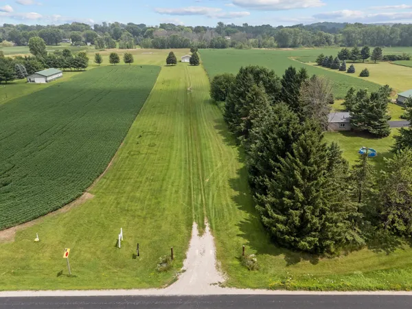 $600,000 | Julius Drive, Greenville, WI 54942