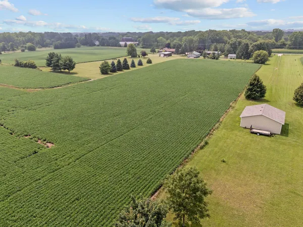 $600,000 | Julius Drive, Greenville, WI 54942