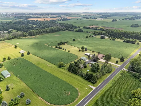 $600,000 | Julius Drive, Greenville, WI 54942