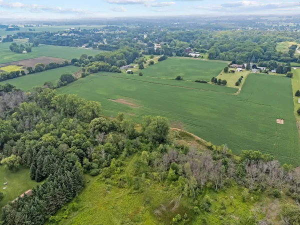 $600,000 | Julius Drive, Greenville, WI 54942