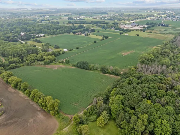 $600,000 | Julius Drive, Greenville, WI 54942