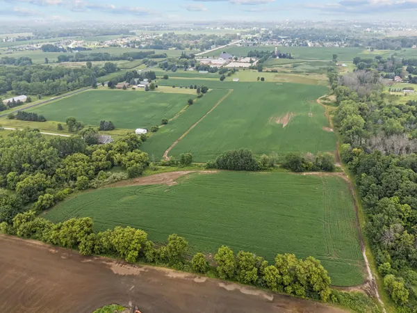 $600,000 | Julius Drive, Greenville, WI 54942