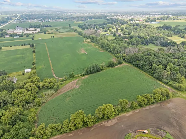 $600,000 | Julius Drive, Greenville, WI 54942