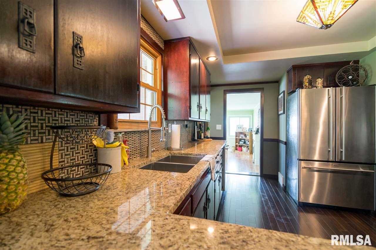 343 East High Point Road Peoria, IL 61614 - Photo 11 of 36 Gallery Image 11