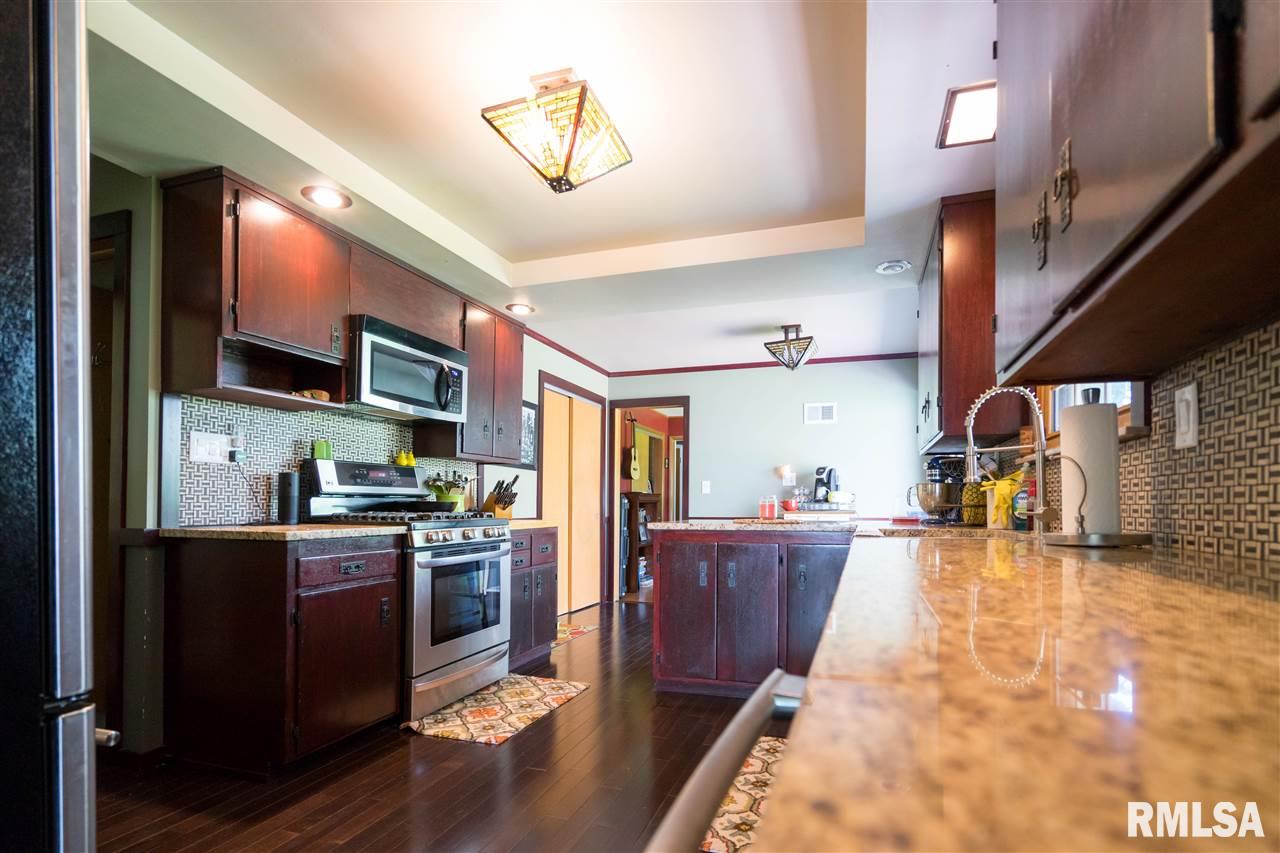 343 East High Point Road Peoria, IL 61614 - Photo 12 of 36 Gallery Image 12