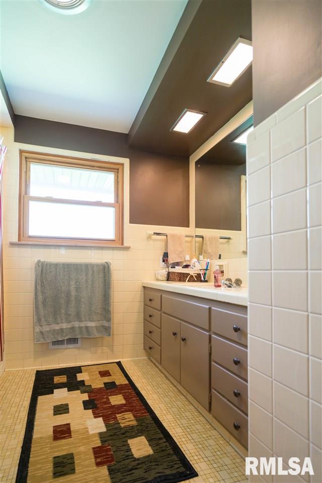 343 East High Point Road Peoria, IL 61614 - Photo 20 of 36 Gallery Image 20