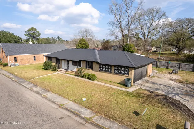 $234,900 | 1116 West Avenue, Columbia, MS 39429