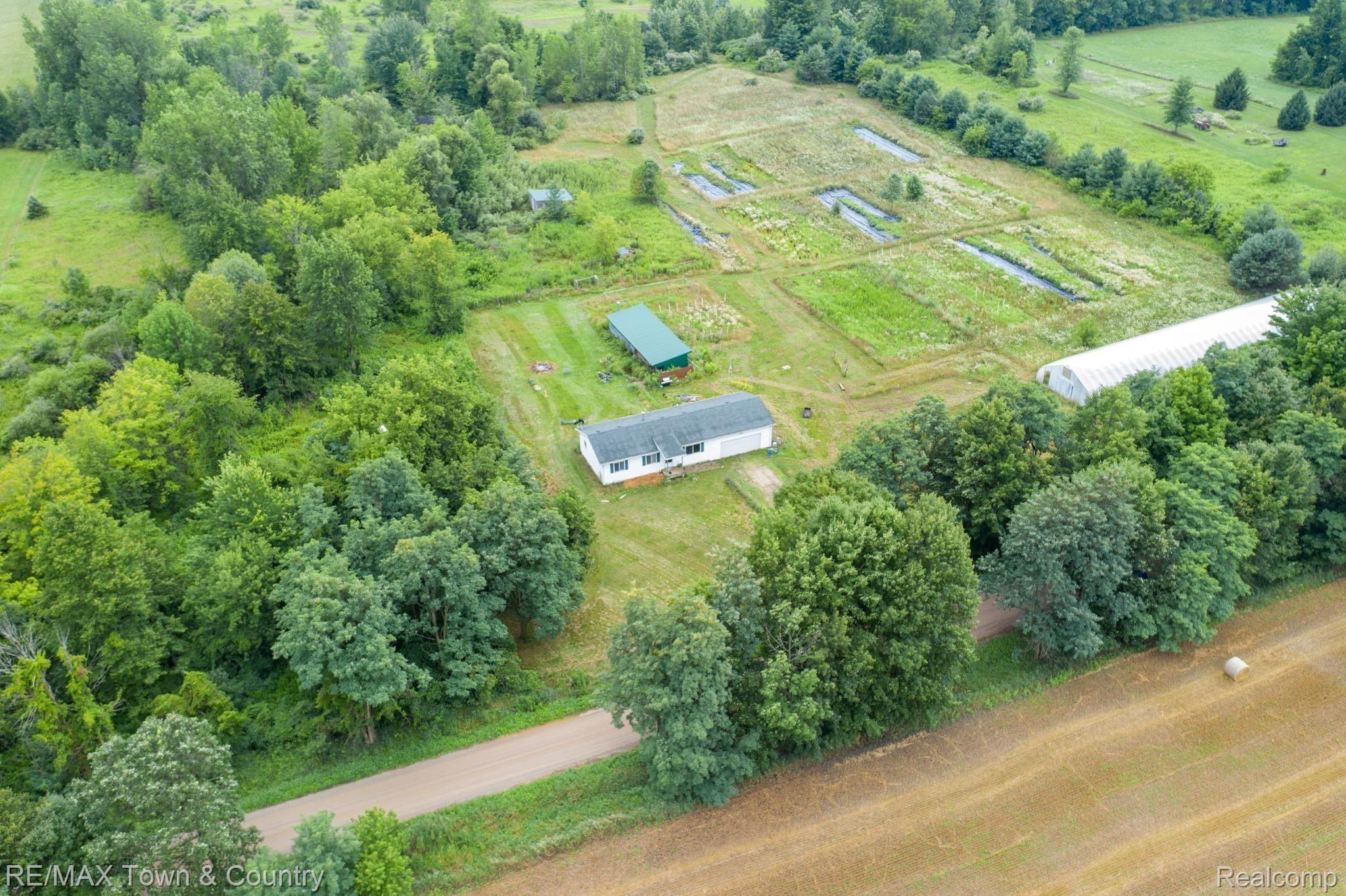 137 West Murphy Lake Road Mayville, MI 48744 - Photo 55 of 56 L74i39WqXlXwxSGiv1lW@size_6jv7tx.jpg