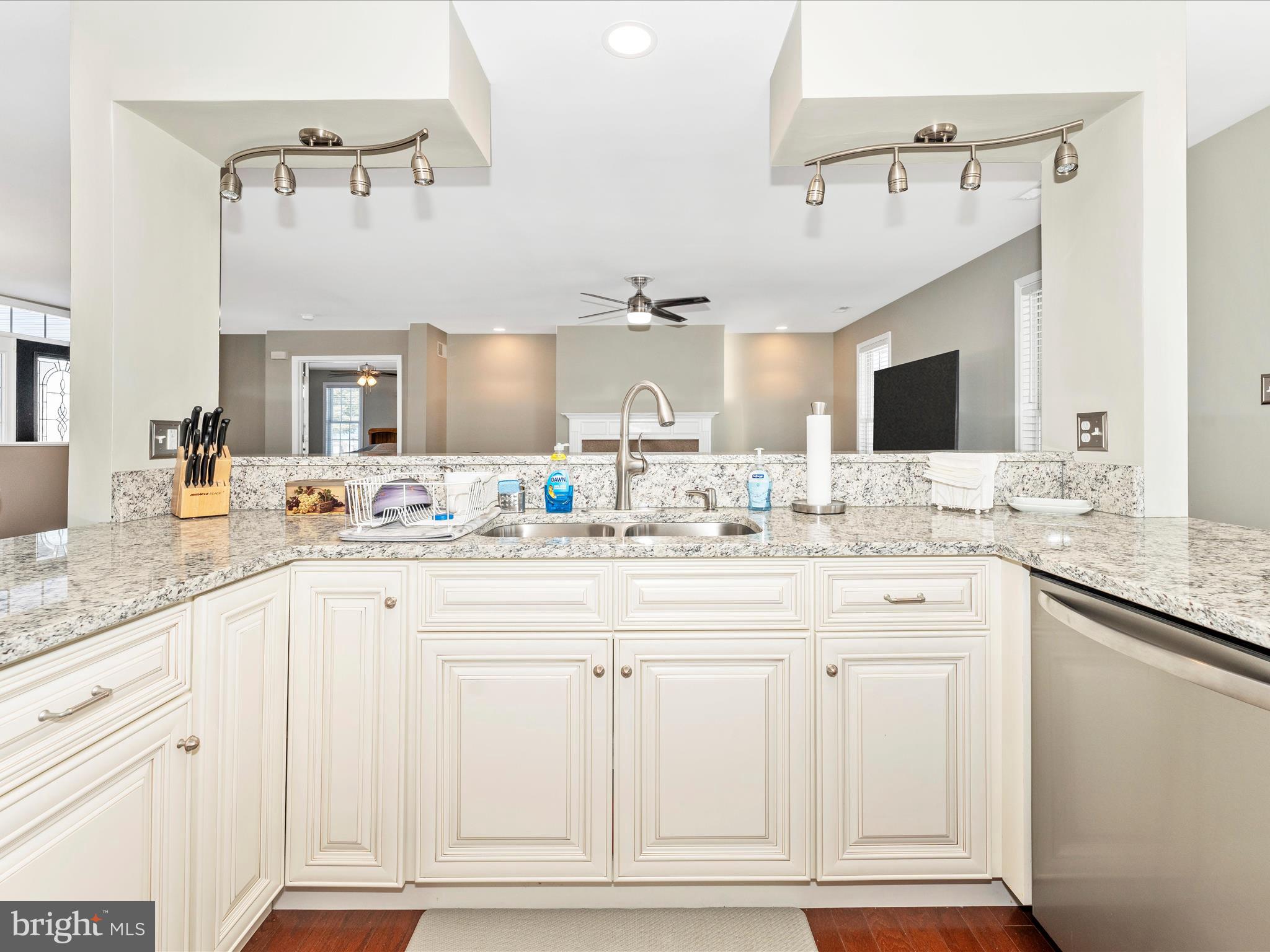 128 Downey Orchard Road Falling Waters, WV 25419 - Photo 21 of 50 Kitchen