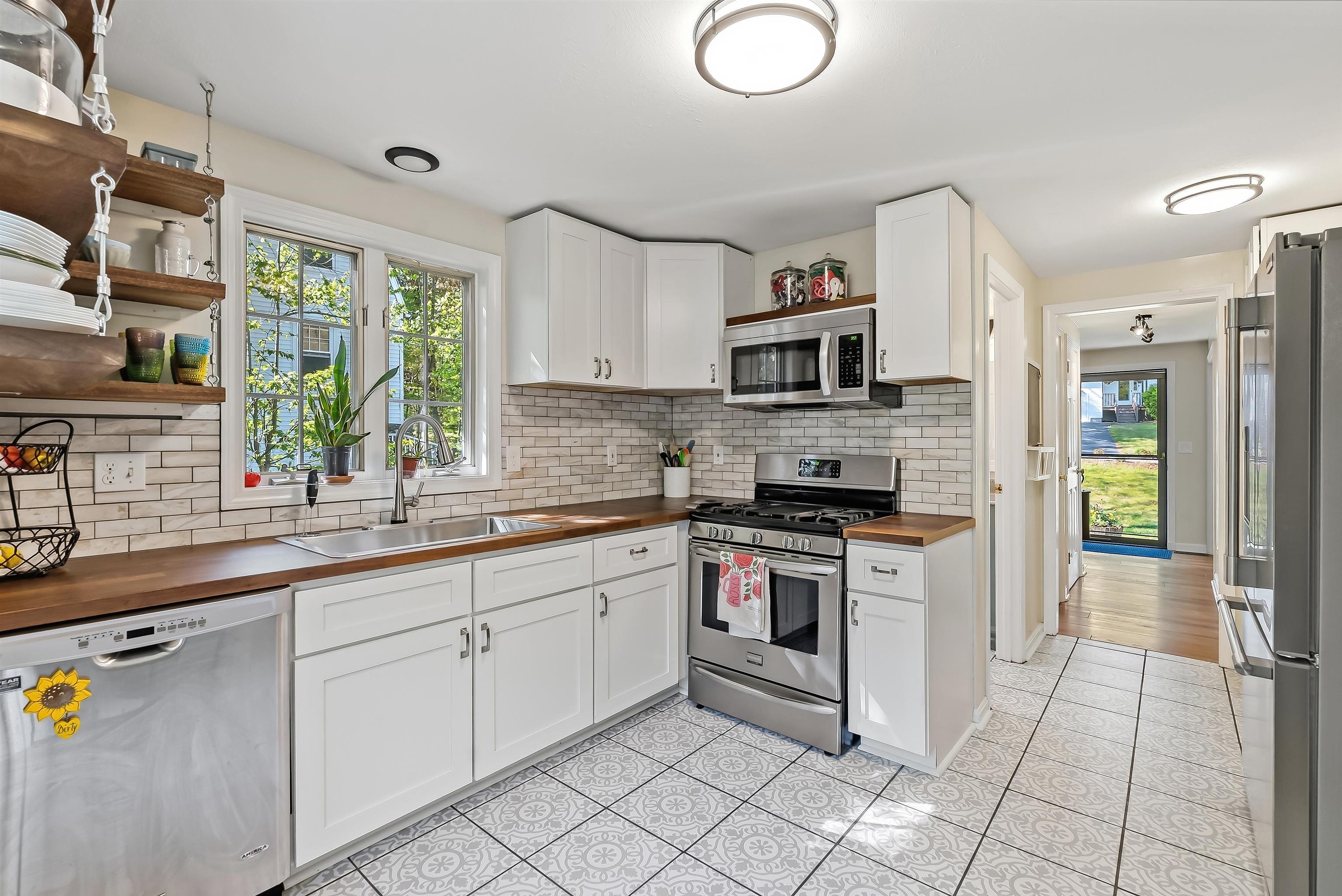 18 Meetinghouse Road Keene, NH 03431 - Photo 11 of 46