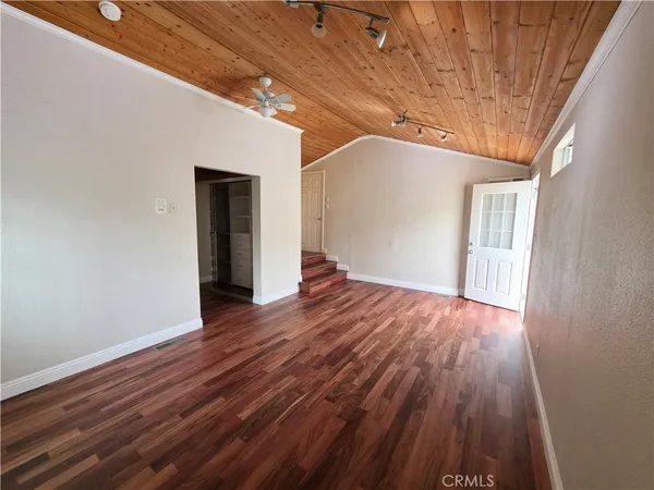 $6,295 | 5339 Veloz Avenue, Tarzana, CA 91356