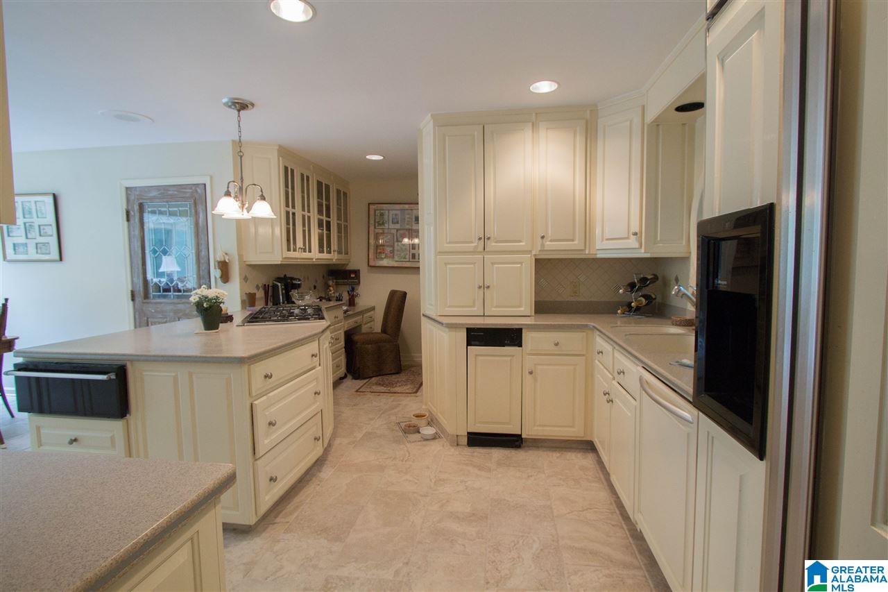 3986 Spring Valley Road Birmingham, AL 35223 - Photo 12 of 46