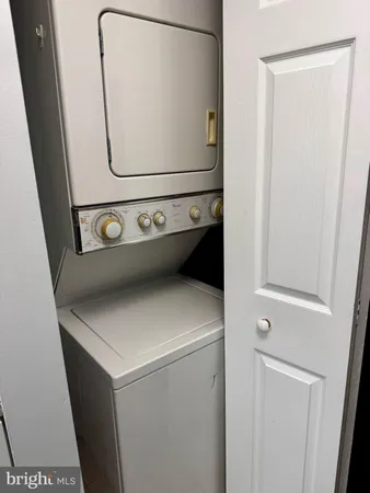 a close up view of washer and dryer