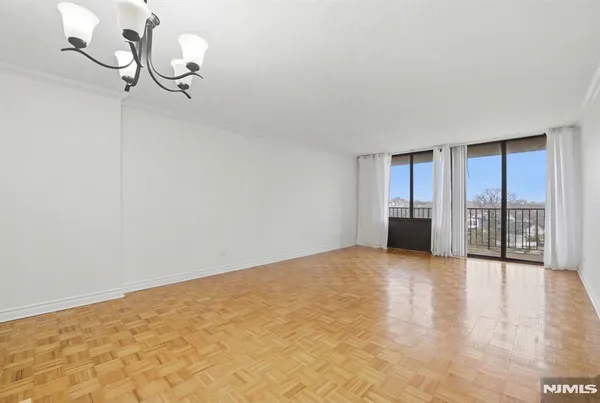 $3,000 | 200 Winston Drive, Unit 617, Cliffside Park, NJ 07010