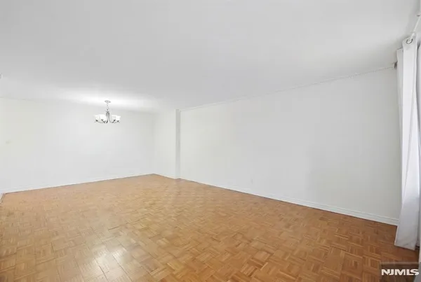 $3,000 | 200 Winston Drive, Unit 617, Cliffside Park, NJ 07010