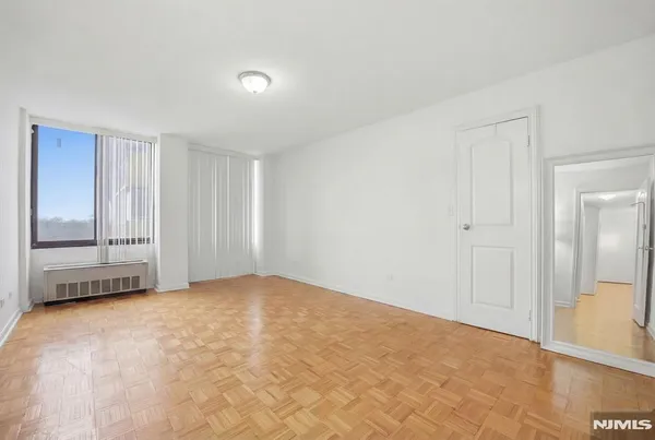 $3,000 | 200 Winston Drive, Unit 617, Cliffside Park, NJ 07010