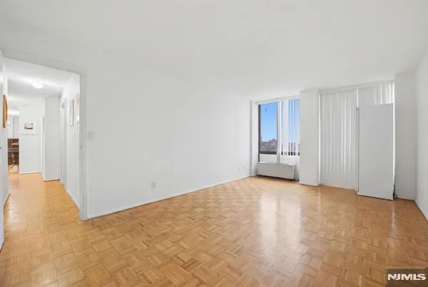 $3,000 | 200 Winston Drive, Unit 617, Cliffside Park, NJ 07010