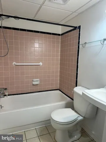 $1,400 | 3421 West Chester Pike, Unit A241BR, Newtown Square, PA 19073