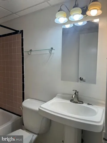 $1,400 | 3421 West Chester Pike, Unit A241BR, Newtown Square, PA 19073