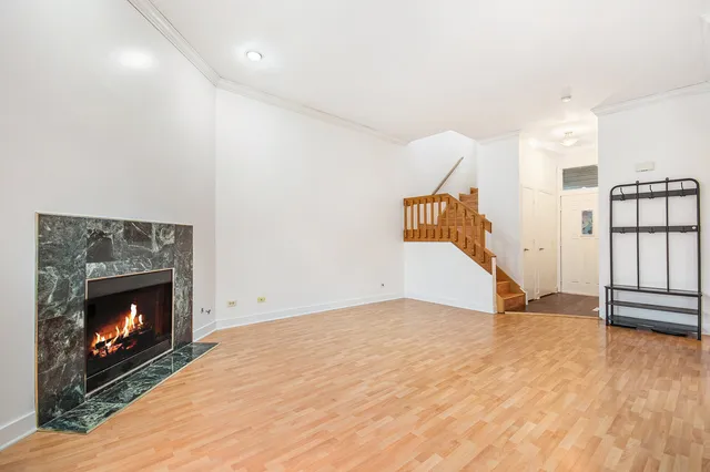 $385,000 | 1008 Arbor Court, Mount Prospect, IL 60056