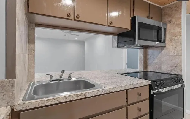 $1,375 | 408 Marshall Court, Unit 5, Fort Walton Beach, FL 32548